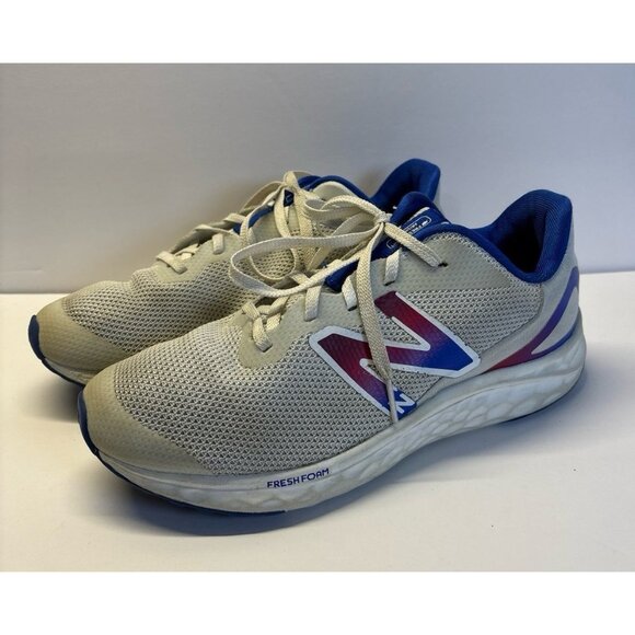 New Balance “Arish”‎ (size 5.5 kids) - Picture 1 of 6